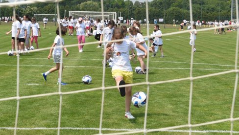 FSS ORGANIZOVAO FESTIVAL FUDBALA ZA DEVOJČICE: Svetla budućnost ženskog fudbala