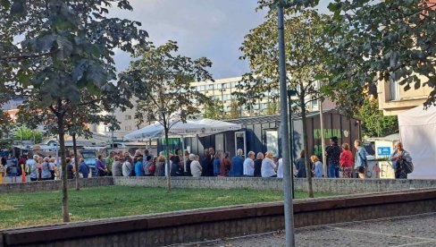 КУЋИЦА ЗДРАВЉА НА ПЛАТОУ КРАЈ ВИШКЕ УЛИЦЕ: Општина Врачар позива суграђане да се бесплатно прегледају у мобилној амбуланти до 3. августа