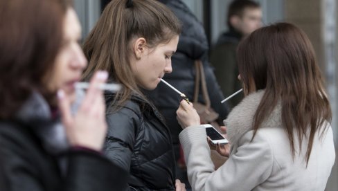 BULJITE U PUŠAČE: Hongkong rešio da se obračuna sa ljubiteljima cigareta