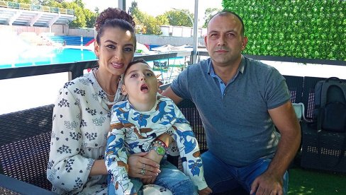 DA MAKSIM KONAČNO STANE NA NOGE: Potrebna pomoć za operaciju u Turskoj