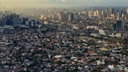 ŽIVOT KAO U PEĆNICI I KOŠNICI: Manila, trenutna svetska prestonica košarke, najgušće je naseljen grad na planeti