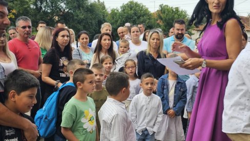 ĐACIMA PRVE LEKCIJE O DRUGARSTVU: U svim osnovnim i srednjim obrazovnim ustanovama u Srbiji počela nova školska godina