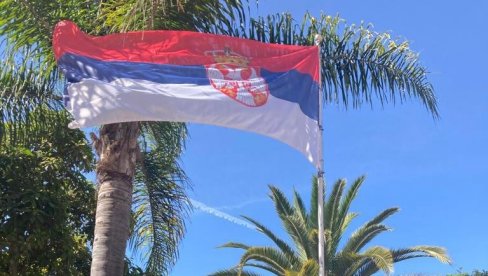 TROBOJKA SE VIJORI SVETOM: Na našim ambasadama širom planete istaknute zastave