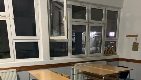 MEŠTANI LIPLJANA UZNEMIRENI: Polomljeni prozori na Osnovnoj školi Braća Aksić