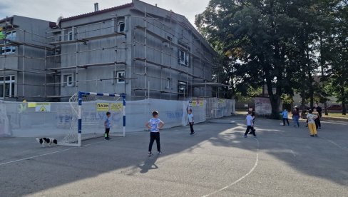 САРАДЊА ГРАДА И ЕВРОПСКЕ УНИЈЕ: У току је енергетска санација школе у Губеревцу