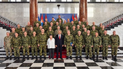 VISOK STEPEN  POVERENJA SVOG NARODA: Polaznici najvišeg vojnog usavršavanja u poseti Pokrajinskoj vladi