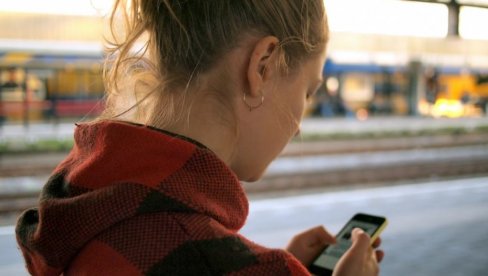 ПОЖАЛИЛА СЕ НА ДЕЧКА: Девојка из Србије потражила помоћ на друштвеним мрежама, људи одмах реаговали