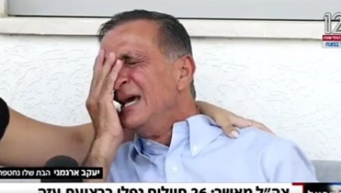 POTRESAN SNIMAK OCA OTETE IZRAELKE: Briznuo u plač tokom intervjua - Uplašena je, a ja nisam mogao da je zaštitim (VIDEO)