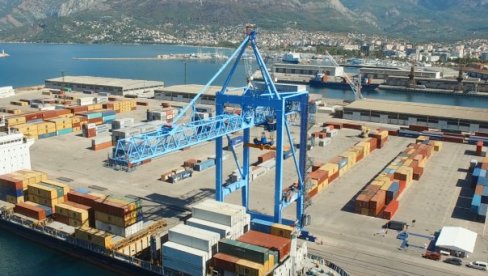 POPUSTILI TRI DANA PRE POPTUNE OBUSTAVE RADA: Povećanje plata zaposlenim za 20 odsto, generalni štrajk u Port of Adria se odlaže