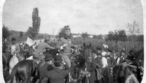 ПОГЛЕДАЈТЕ ОВУ ИСТОРИЈСКУ ФОТОГРАФИЈУ: Српска војска ослобађа Крушевац 1918. године