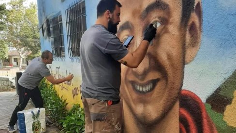 SANIRAN OŠTEĆENI MURAL U VRANJU: Umetnik i prijatelj stradalog padobranca uklonio tragove vandala