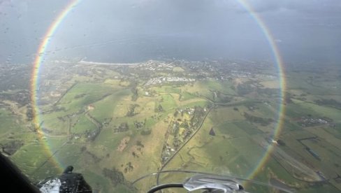 DA LI STE ZNALI KAKO DUGA ZAPRAVO IZGLEDA: Pilot je podelio fotografiju iz vazduha (FOTO)