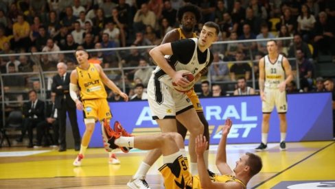 CRNO-BELA LEKCIJA: Partizan podsetio Split šta je dobra košarka, ali i doživeo peh