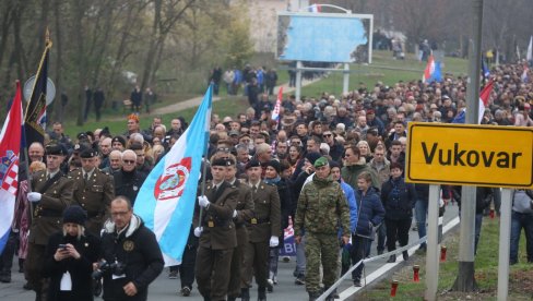 HOS NAPRED, SRBI STOJ! Crne zastave i ustaška znamenja dominirali ovogodišnjom kolonom sećanja u Vukovaru