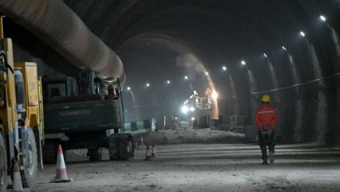 БИЋЕ НАЈДУЖИ У СРБИЈИ: Министар Весић обишао радове на изградњи тунела Иришки венац (ФОТО)