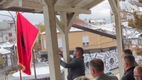 НЕ МАРЕ ЗА ПРЕКРШАЈНЕ ПРИЈАВЕ: У Бујановцу и Прешеву постављене албанске заставе на зградама општине (ВИДЕО)