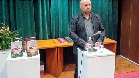 “КОСТИ” ЧУВАЈУ СЕЋАЊА НА СТРАДАЊЕ СРБА У САРАЈЕВУ: У Билећи одржано књижевно вече Ненада Милкића