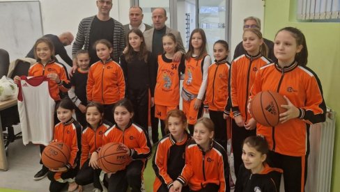 OPREMA NA POKLON: Pomoć Sportskom savezu Bujanovca