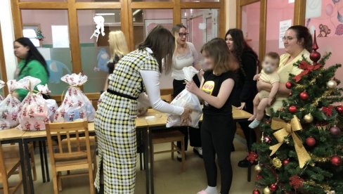 PAKETIĆI ZA NAJMLAĐE PACIJENTE: Škola primenjenih umetnosti pripremila darove za Opštu bolnicu u Šapcu