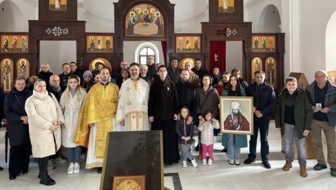 SRBI SLAVILI BOŽIĆ U SKADRU: Najradosniji hrišćanski praznik obeležili i pravoslavci u Albaniji (FOTO)