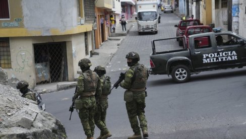 ULETELI I POČELI DA PUCAJU NA PROLAZNIKE: Naoružani muškarci u ekvadorskom gradu Gvajakilu ubili devet, ranili 10 osoba