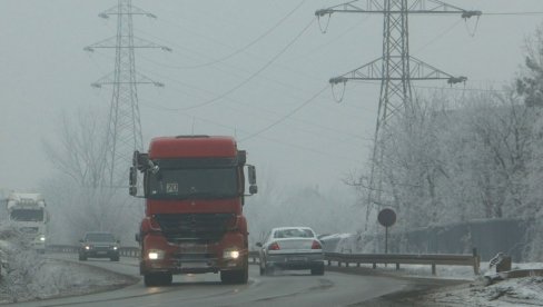 MINISTAR VESIĆ SAOPŠTIO: Autoputevi prohodni, sneg čisti 1.450 radnika