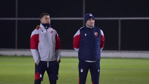 ОВО УОПШТЕ НИСУ ОЧЕКИВАЛИ: Владан Милојевић изненадио фудбалере Црвене звезде на вечерњем тренингу