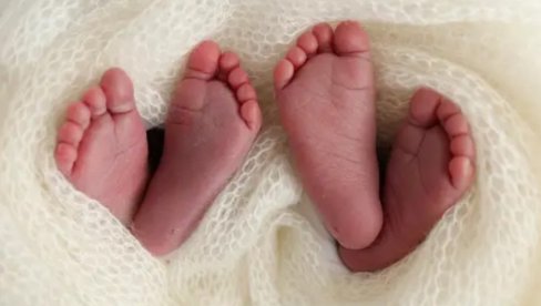 ЛЕПЕ ВЕСТИ ИЗ НОВОГ САДА: За један дан рођене 23 бебе, међу њима два пара близанаца