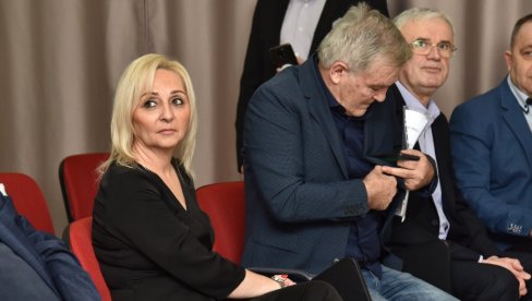 KONSTITUSAN NOV SASTAV LOKALNOG PARLAMENTA U LOZNICI : Mileni Manojlović Knežević novi mandat