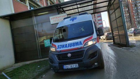 BEBU RODILA U SANITETU: Lekarska ekipa iz Bogatića uspešno porodila sugrađanku na parkingu ispred doma zdravlja