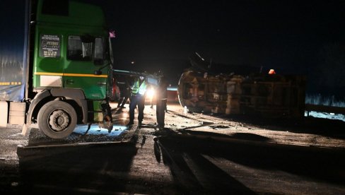 КОМБИ ЗАВРШИО НА БОКУ: Прве слике саобраћајне несреће  код Бора, шест особа повређено (ФОТО)