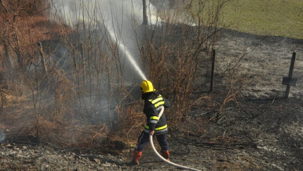 КАЗНЕ ЗА ПАЉЕЊЕ СТРЊИКЕ: Од почетка године 134 пожара на територији Рашког округа