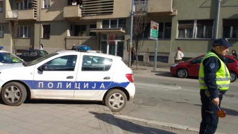 DEVOJČICU UDARIO AUTOMOBIL: Detalji nesreće - Vukao je nekoliko metara, dete ima povrede na licu