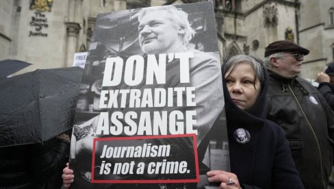 НЕ ГОНИМО АСАНЖА ЗБОГ ПОЛИТИКЕ: После изношења аргумената америчких тужилаца, одлука о изручењу САД оснивача Викиликса на чекању