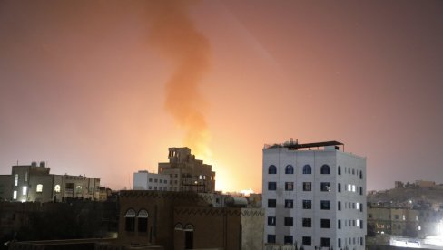 НОВЕ БОРБЕ НА БЛИСКОМ ИСТОКУ: Хути гађали амерички танкер, Западне силе узвратиле нападом на главни град Јемена