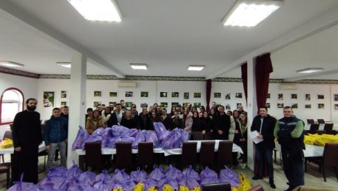 ПАКЕТИ ХРАНЕ УГРОЖЕНИМ ПОРОДИЦАМА: Фондација Свети Вукашин из Гацка реализовала бројне хуманитарне акције: