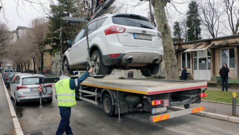 КОНТРОЛА У ДВЕ СМЕНЕ: Непрописно паркирана возила на удару комуналне милиције у Смедереву