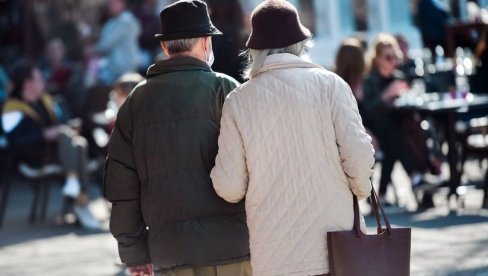 STARI ŽIVE DUŽE, MLADI ODLAZE: Nastavljaju se negativni demografski trendovi u Srpskoj