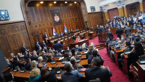 СРАМНО ПОНАШАЊЕ СРПСКЕ ОПОЗИЦИЈЕ: Напустили парламент пред гласање за председника Скупштине