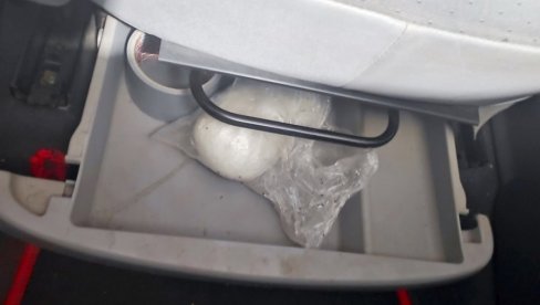 SEVOJNIČANIN PAO ZBOG DROGE: Kokain pronađen u automobilu