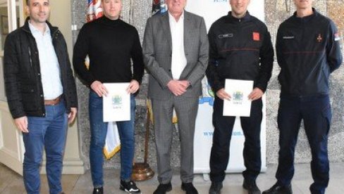 NAJBOLJI MARKOVIĆ I ČUDIĆ: Opština Zemun nagradila policajca i vatrogasca