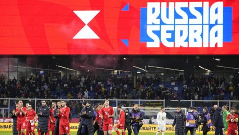СРБИН РАСПАМЕТИО РУСЕ! Када се завршио меч Русија - Србија, он је изашао на терен (ВИДЕО)