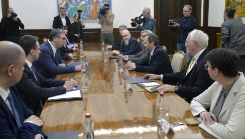 POČEO SASTANAK: Vučić razgovara sa ambasadorima zemalja Kvinte
