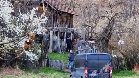 ЕКСКЛУЗИВНО: Погледајте шта полиција ради у кући Данке Илић (ВИДЕО)
