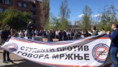 STUDENTI PROTIV GOVORA MRŽNJE: Blokada Filozofskog u Novom Sadu zbog skandaloznih izjava Dinka Gruhonjića (FOTO)