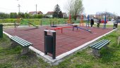 OGRAĐEN KUTAK ZA MALIŠANE:  Deca sigurnija tokom igre na igralištu u Ulici Sutjeska u naselju Krnjača