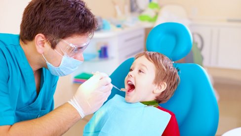 PRANJE POČINJE VEĆ OD PRVOG ZUBIĆA: Važnost primarne prevencije u dečjoj stomatologiji