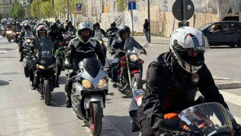 ЗВУК МОЋНИХ МАШИНА: Више од пет стотина моториста у Зрењанину на отварању нове мото сезоне (ФОТО)