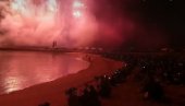 СПЕКТАКУЛАРАН ВАТРОМЕТ У ЈАПАНУ: Погледајте како блистави ватромет осветљава ноћно него Окинаве (ВИДЕО)