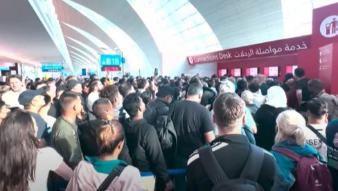 ЛЕТОВИ И ДАЉЕ КАСНЕ: Аеродром Дубаи биће враћен у пун капацитет рада за 24 сата (ВИДЕО)